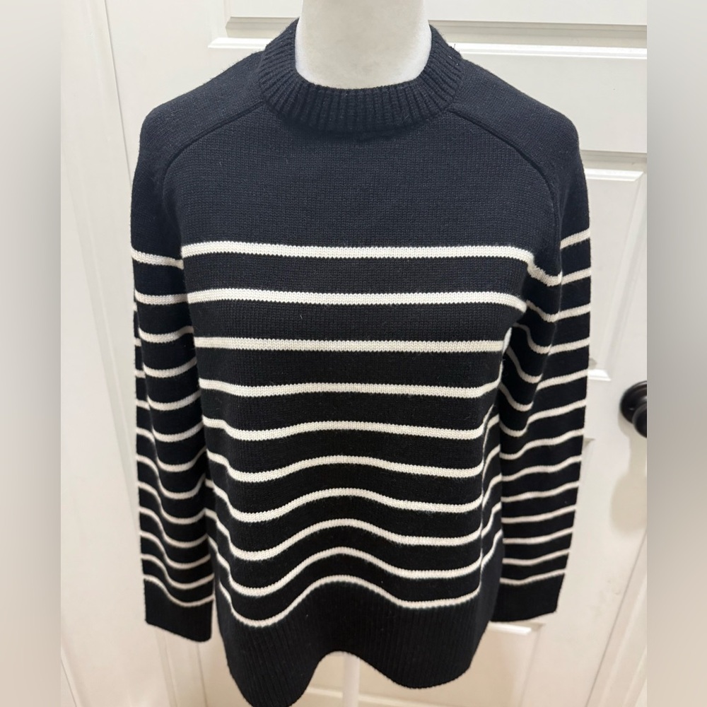 Zara. Black & White Striped Crewneck Sweater. Size Small.